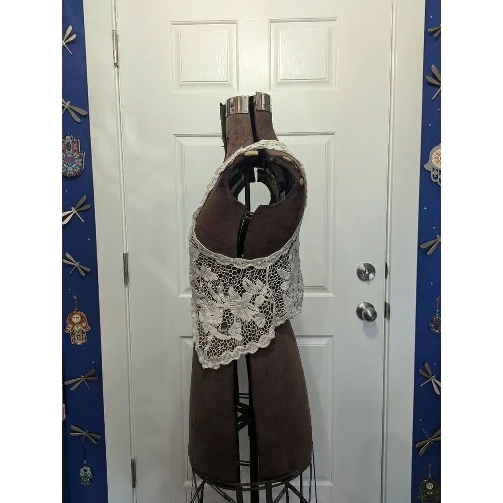 Boho Lace Cropped Vest - Picture 5 of 11